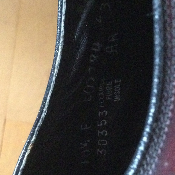 Florsheim Dark Brown Size 10 1/2 F, Wing Tips, Excellent Condition - Picture 6 of 6